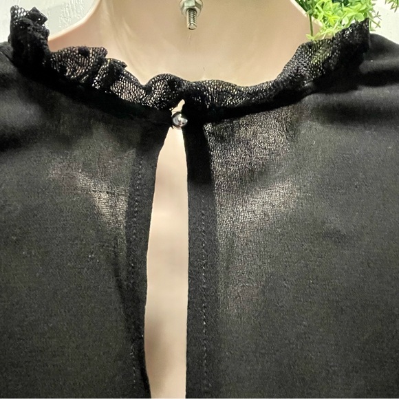 🌸3 for $20 Black floral long sleeve Lace Size S sheer long sleeve blouse - Picture 10 of 16